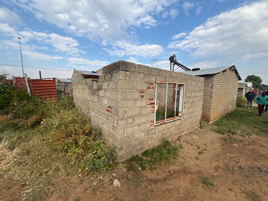 2 Bedroom Property for Sale in Boiki Mothohi Free State